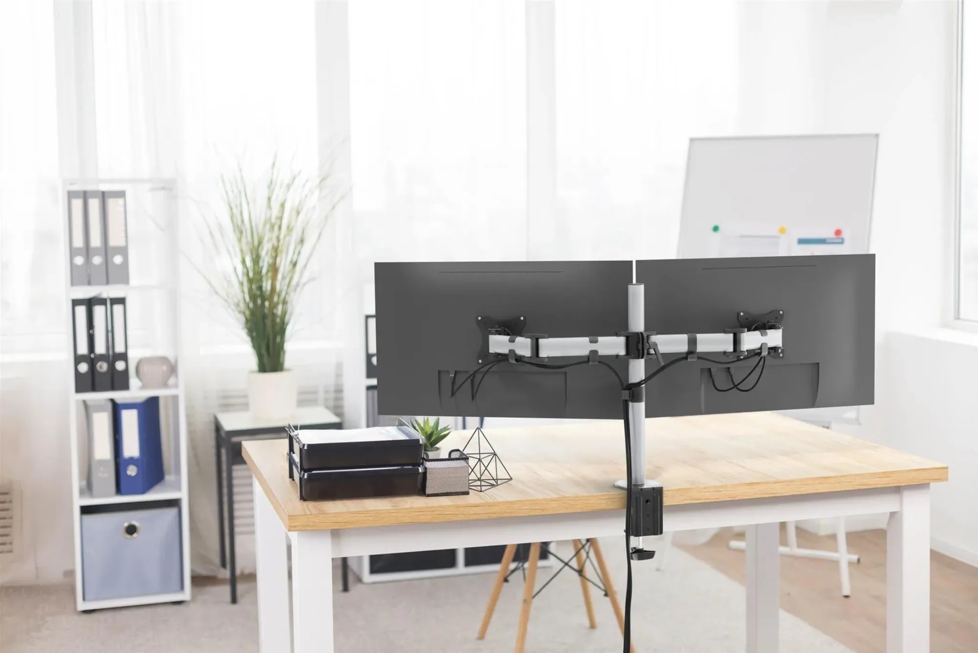 How to select a durable standing screen