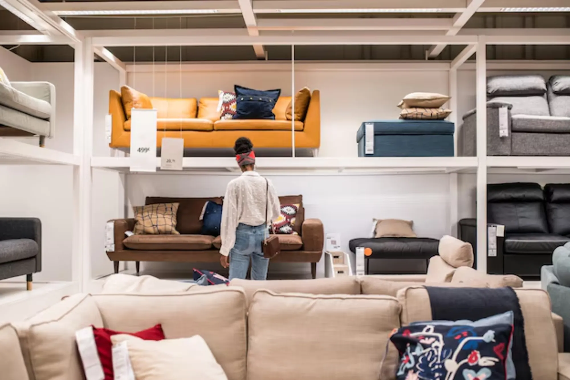 How to Choose the Right Furniture Store for Your Home Decor Needs