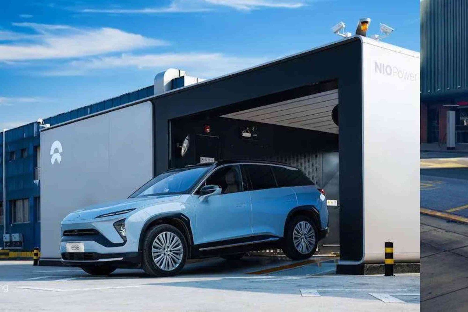 NIO UAE Battery Swap vs Fast Charging Explained