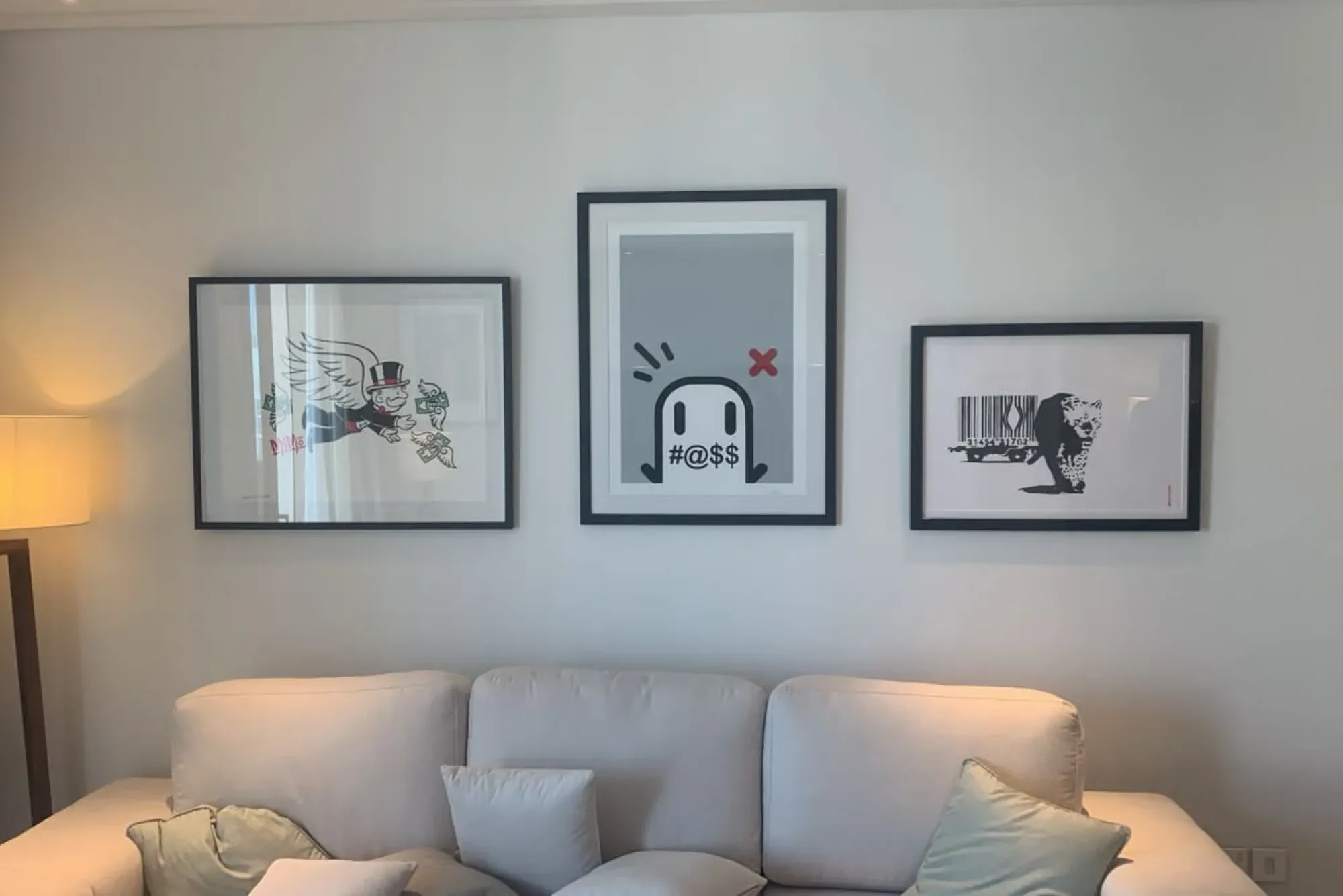 Picture Hanging in Dubai